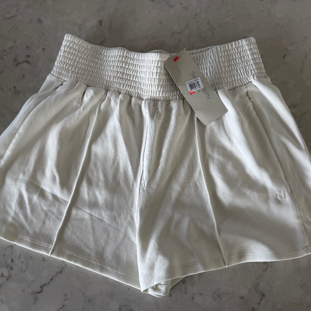 NWT - Sweaty Betty Sand Wash Cloud Weight Shorts - Size M - Picture 2 of 2